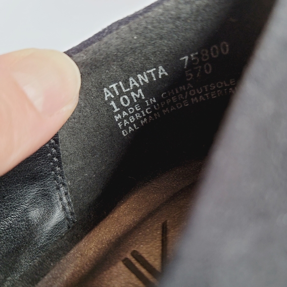 Kardashian Kollection Faux Suede Round Toe Slip On Wedge Pump, Black, Size 10 - Picture 4 of 5